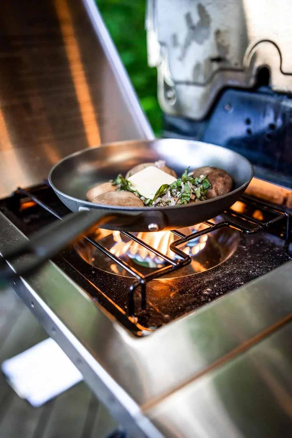 GSI Outdoors Guidecast 8” Frypan I Cast Iron, Lightweight, Gourmet Frying Pan, Camp Cookware
