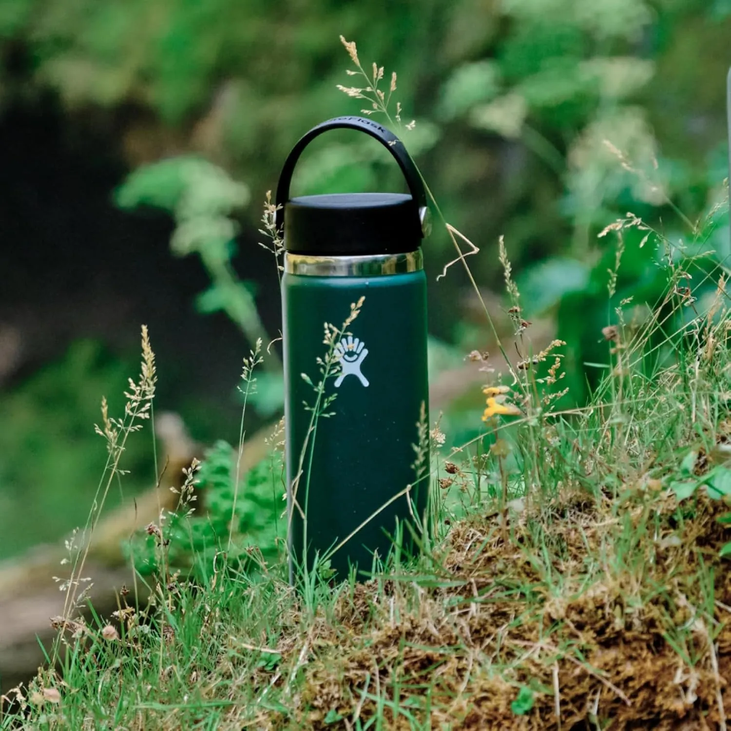 Hydro Flask Wide Mouth vacuum insulated stainless steel water bottle with leakproof closeable lid for cold water drinks, sports, travel, car and school