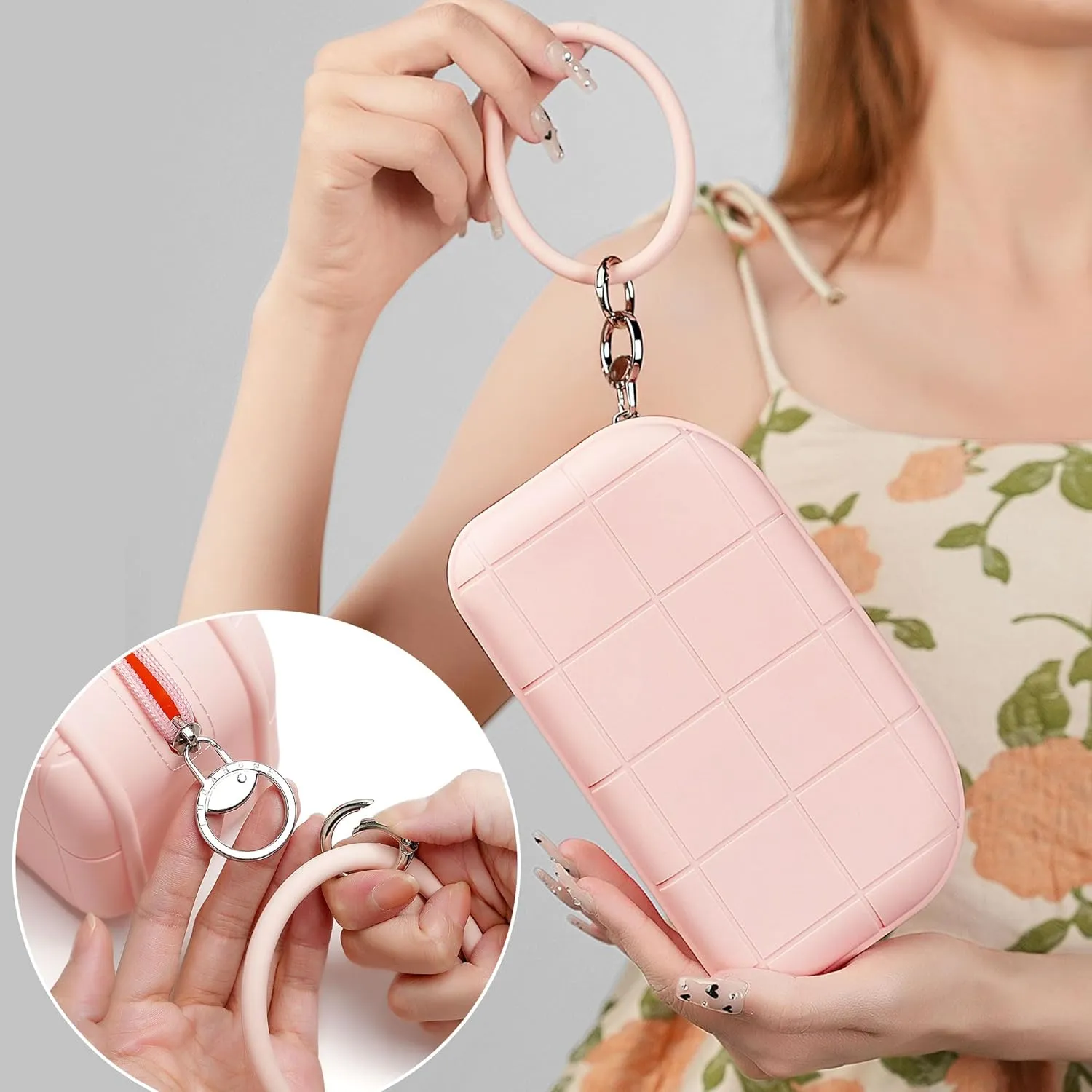 Silicone Makeup Bag Travel Cosmetic Bag Stuff Bag Makeup Pouch Cute Makeup Organizer Versatile Zipper Pouch for Women (Pink)