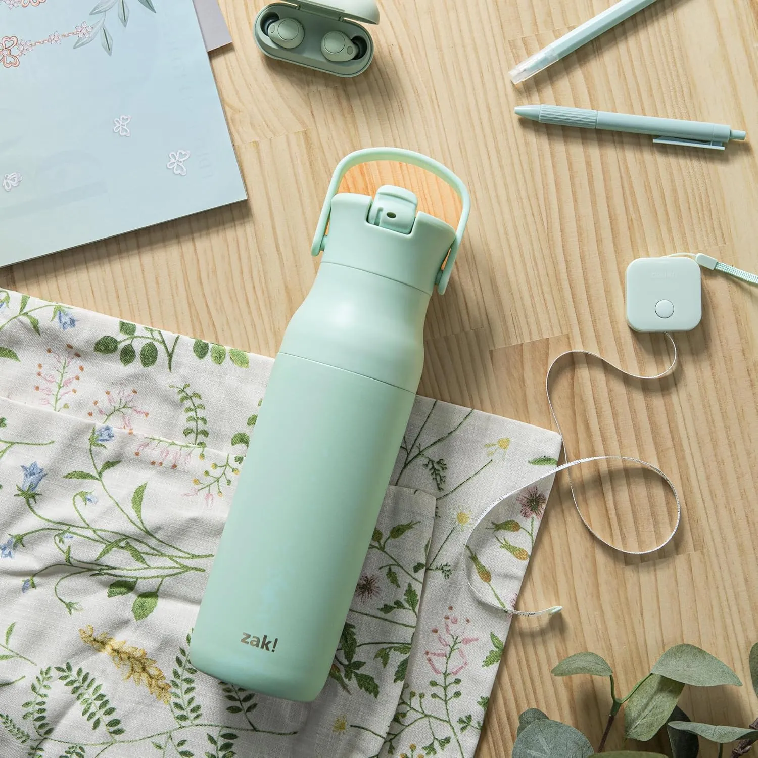 Zak Designs Harmony Water Bottle for Travel or At Home, 32oz Recycled Stainless Steel is Leak-Proof When Closed and Vacuum Insulated with Straw Lid and Carry Handle (Icicle Mint Green)